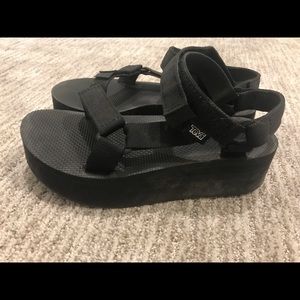 Teva Flatform Universal Platform Sandal